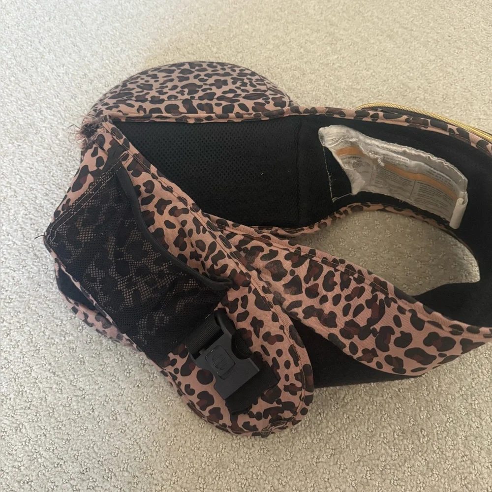 TushBaby Pink Leopard Baby Hip Pack - Picture 2 of 4